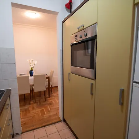 Hidden Heaven - Vracar Apartment Belgrade